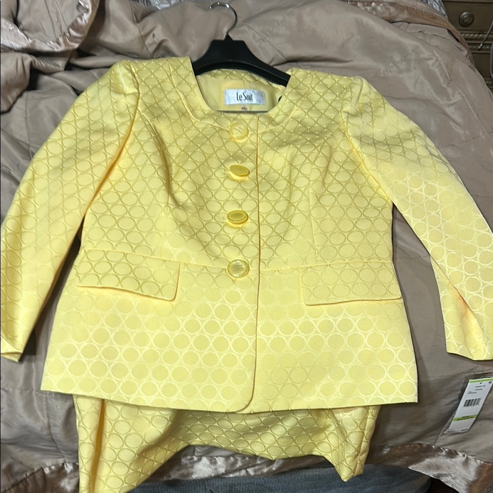 Le Suit Yellow Blazer Tailored Structured Design